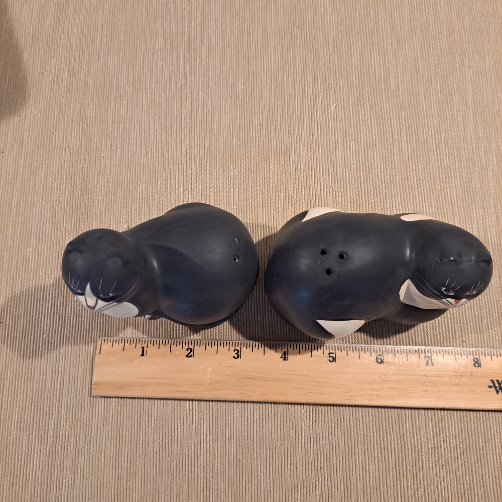 Sakura Warren Kimble "Fat Cats" Salt & Pepper Shakers, hand painted - Picture 5 of 5
